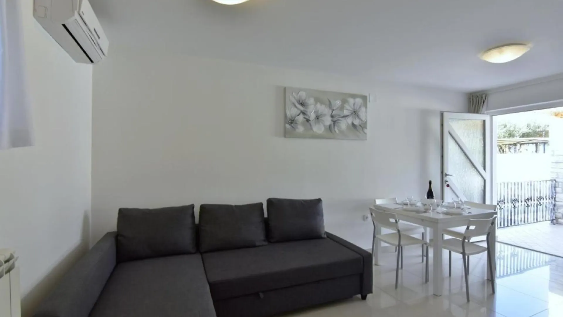 Apartment Ferienwohnung In Zambratija Mit Terrasse